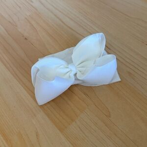 💜3/$10 NWOT Elegant White Bow Hairband.  Gingham Bow W/ Stretch Headband
